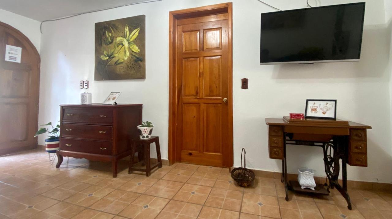 Pura Vida! Ciudad Hidalgo Bed and Breakfast Exteriör bild